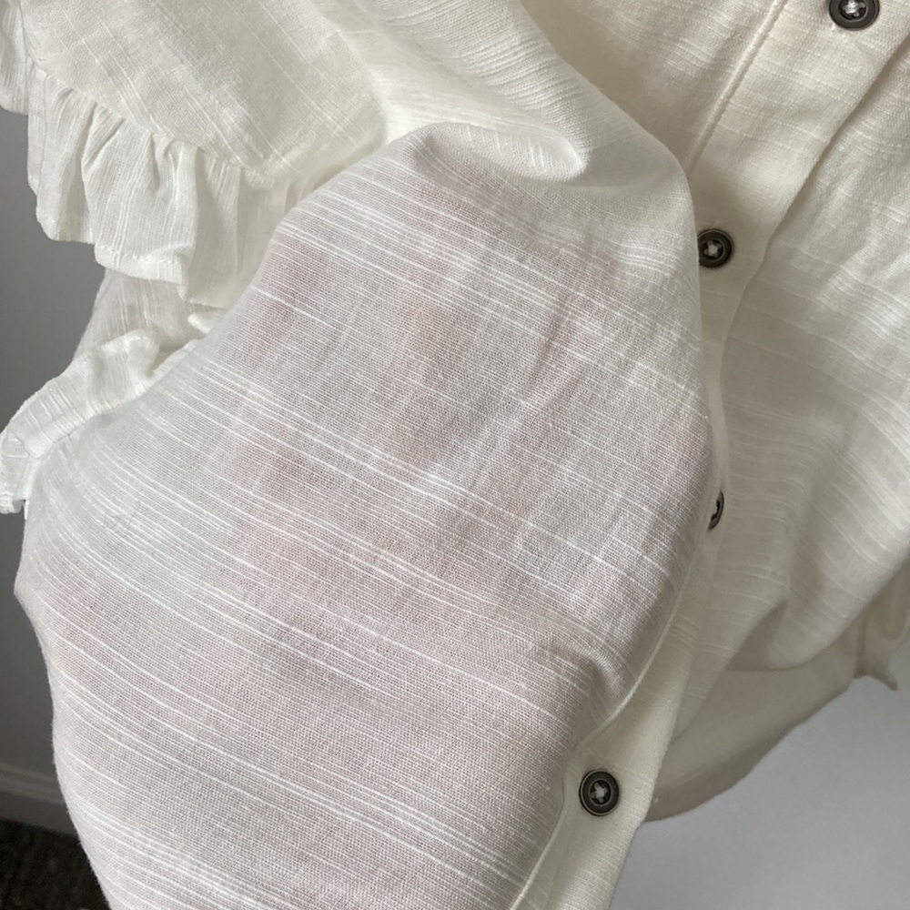 Universal Thread Ruffled Button Down - Picture 10 of 12